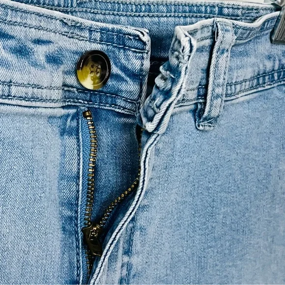 Billabong Light Blue Flare Jeans - Picture 9 of 9